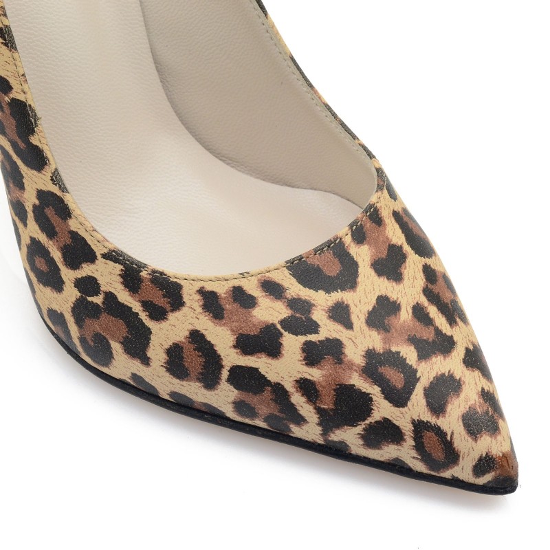 Women's Leopard Print Leather Pumps