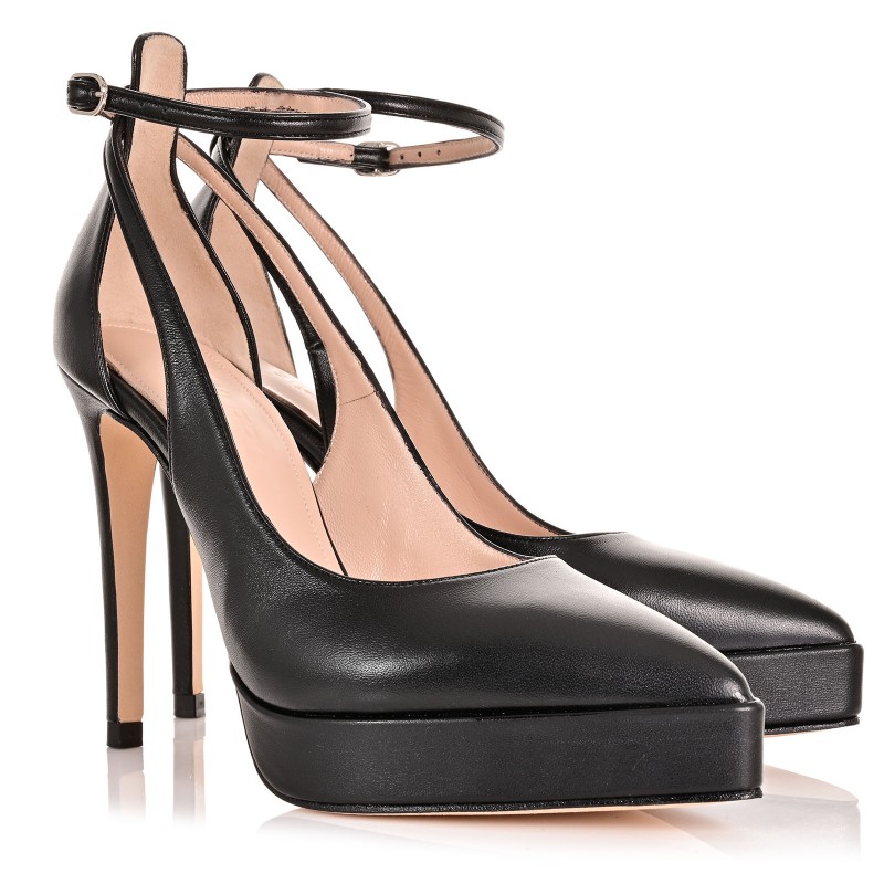 Women's Black Leather Pumps