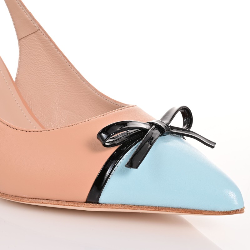 Biscuit leather pumps with sky blue details